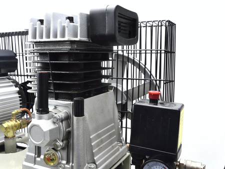 GEKO G80303 Olejový kompresor 100L 390 l/min 1,48 kW 8 bar